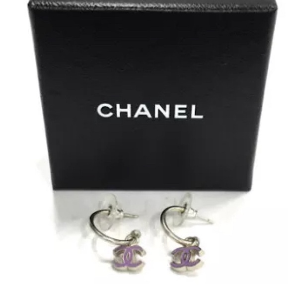 AUTH CHANEL CC LOGO CHARM DROP HOOPS COCO MARK SILVER PURPLE EARRINGS IN BOX - Picture 1 of 6
